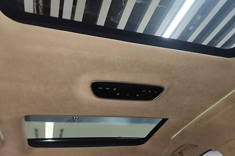 Used VOYAH Dream 2024 PHEV Ultra-Long Range Flagship Edition Headliner