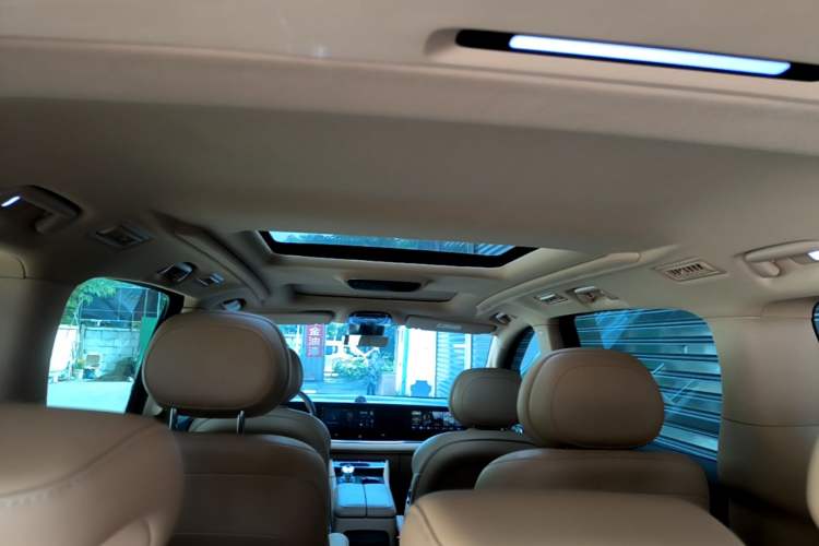 Used VOYAH Dream 2024 PHEV Extended-Range Premium Edition Headliner
