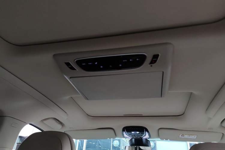 Used VOYAH Dream 2024 PHEV Extended-Range Premium Edition Headliner