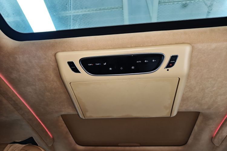 Used VOYAH Dream 2024 PHEV Ultra-Long Range Flagship Edition Headliner