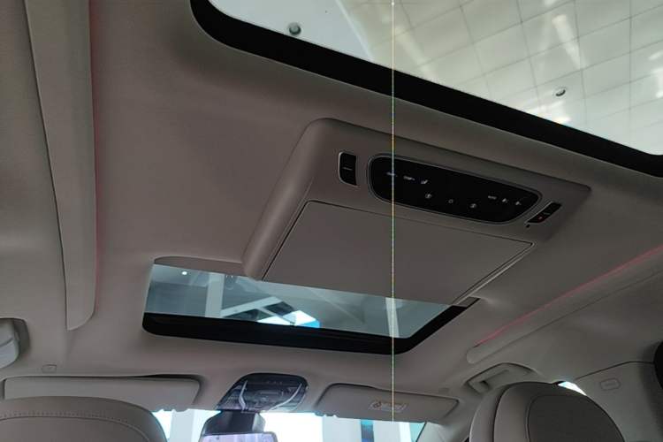Used VOYAH Dream 2024 PHEV Extended-Range Premium Edition Headliner