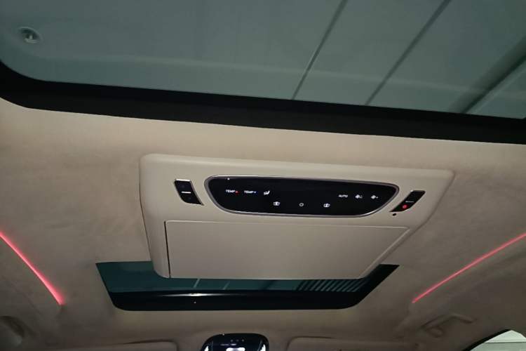 Used VOYAH Dream 2024 PHEV Ultra-Long Range Flagship Edition Headliner