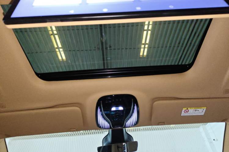 Used VOYAH Dream 2024 PHEV Extended-Range Premium Edition Headliner