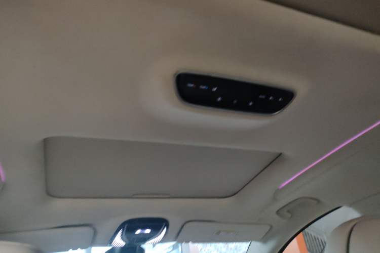 Used VOYAH Dream 2024 EV Long-Range Flagship Edition Headliner