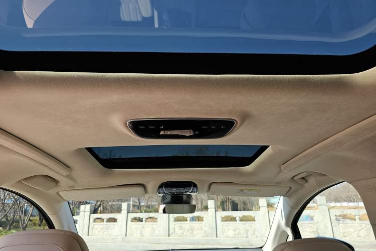 Used VOYAH Dream 2024 PHEV Ultra-Long Range Flagship Edition Headliner