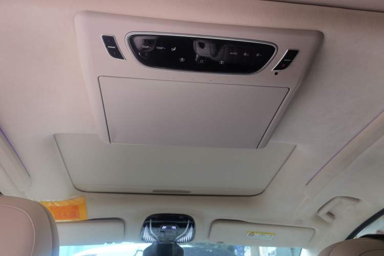Used VOYAH Dream 2024 PHEV Ultra-Long Range Flagship Edition Headliner
