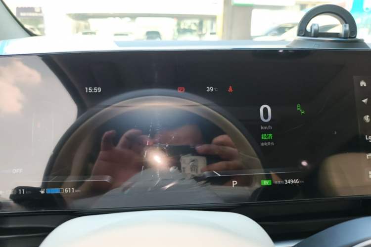 Used VOYAH Dream 2024 PHEV Ultra-Long Range Flagship Edition Instrument Cluster