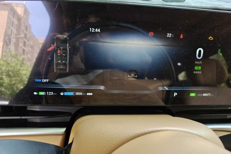 Used VOYAH Dream 2024 PHEV Extended-Range Premium Edition Instrument Cluster