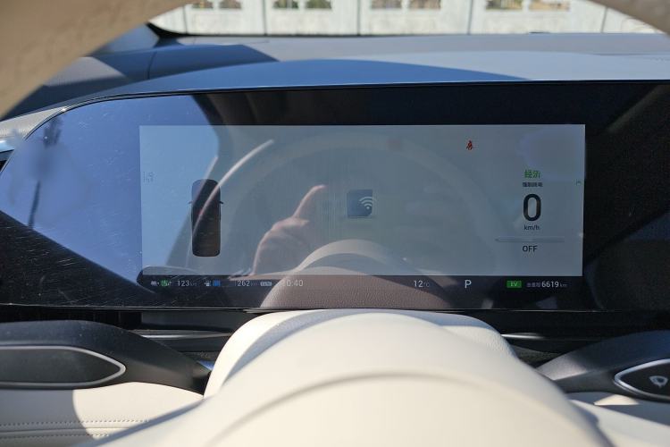 Used VOYAH Dream 2024 PHEV Ultra-Long Range Flagship Edition Instrument Cluster