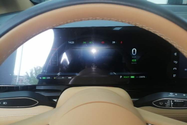 Used VOYAH Dream 2024 PHEV Extended-Range Premium Edition Instrument Cluster