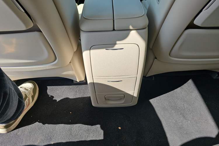Used VOYAH Dream 2024 PHEV Ultra-Long Range Flagship Edition Interior 1