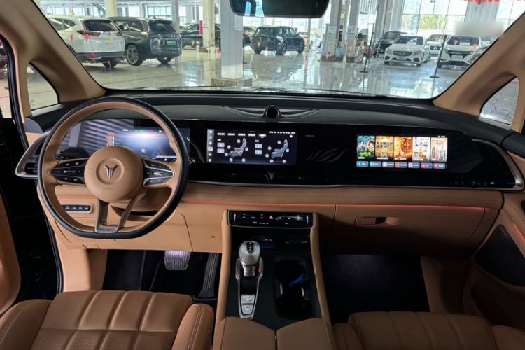 Used VOYAH Dream 2024 PHEV Extended-Range Premium Edition Interior 1