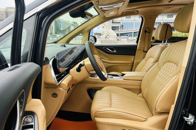 Used VOYAH Dream 2024 PHEV Ultra-Long Range Flagship Edition Interior 2