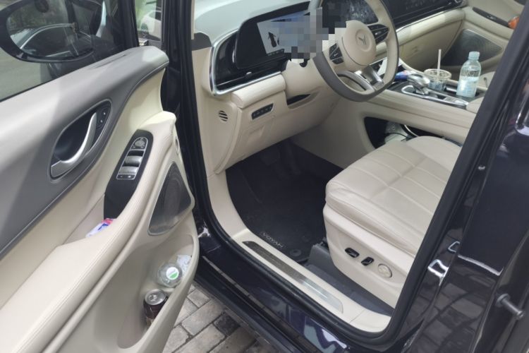 Used VOYAH Dream 2024 PHEV Ultra-Long Range Flagship Edition Interior 3