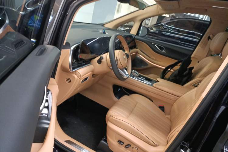 Used VOYAH Dream 2024 PHEV Ultra-Long Range Flagship Edition Interior 3