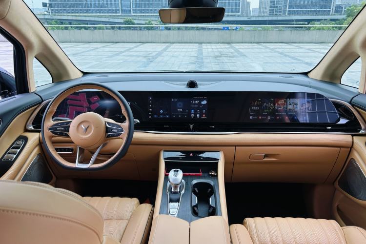 Used VOYAH Dream 2024 PHEV Ultra-Long Range Flagship Edition Interior 3