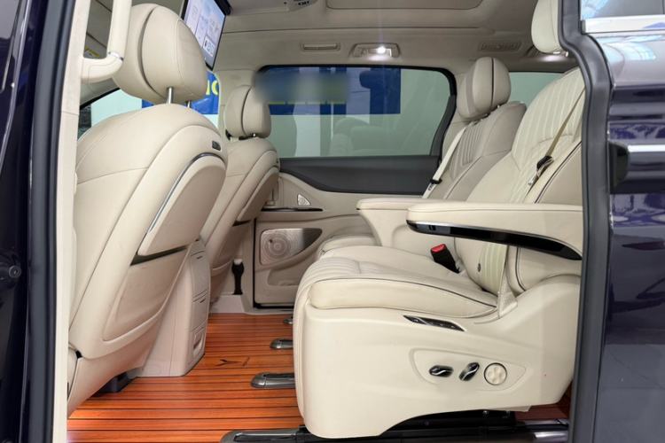 Used VOYAH Dream 2024 PHEV Ultra-Long Range Flagship Edition Interior 3