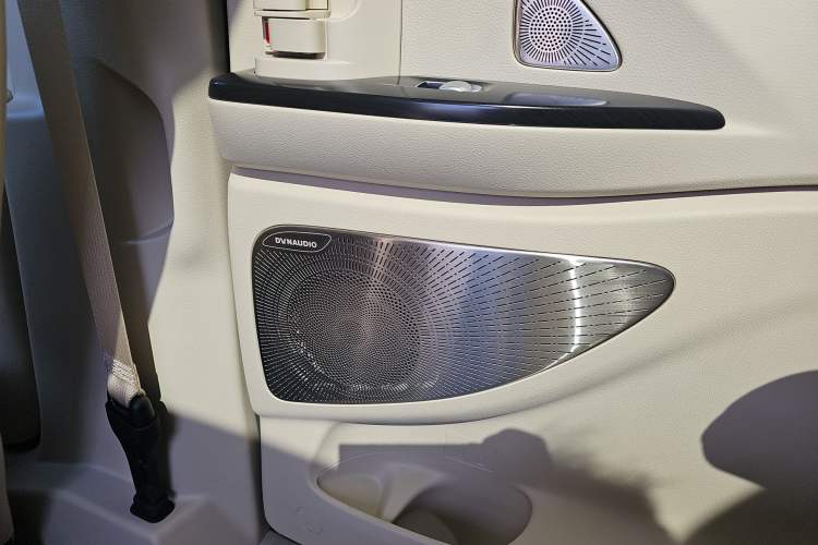 Used VOYAH Dream 2024 PHEV Ultra-Long Range Flagship Edition Interior 3