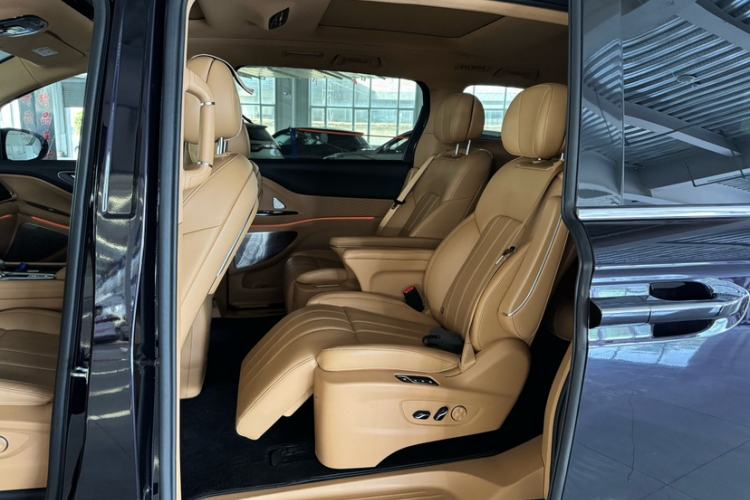 Used VOYAH Dream 2024 PHEV Extended-Range Premium Edition Interior 3