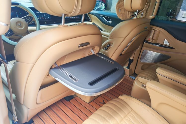 Used VOYAH Dream 2024 PHEV Ultra-Long Range Flagship Edition Interior 4