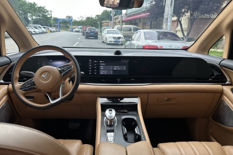 Used VOYAH Dream 2024 PHEV Extended-Range Premium Edition Interior 4