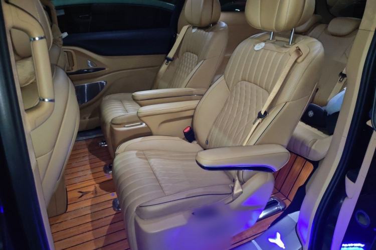 Used VOYAH Dream 2024 PHEV Ultra-Long Range Flagship Edition Interior 4