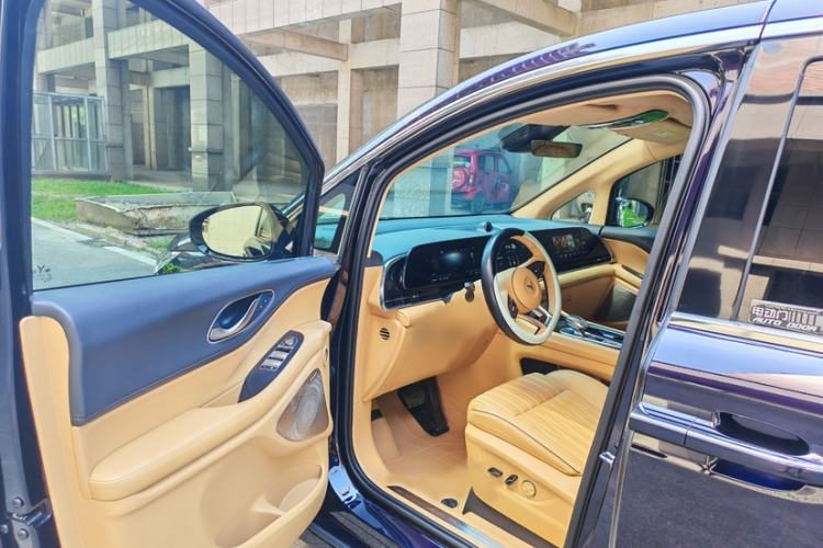 Used VOYAH Dream 2024 PHEV Ultra-Long Range Flagship Edition Interior 5