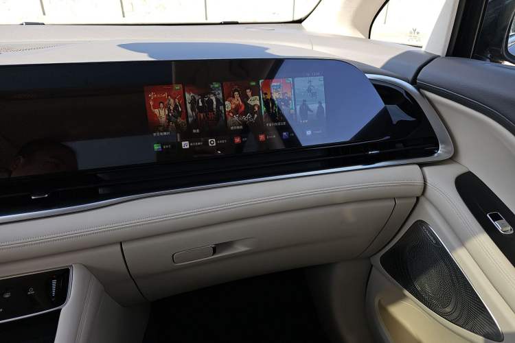 Used VOYAH Dream 2024 PHEV Ultra-Long Range Flagship Edition Interior 5