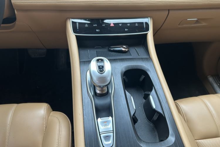 Used VOYAH Dream 2024 PHEV Extended-Range Premium Edition Interior 7