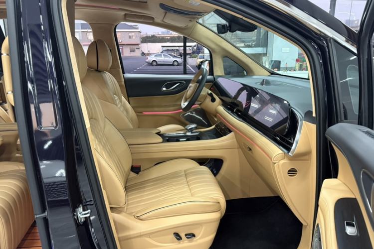 Used VOYAH Dream 2024 PHEV Ultra-Long Range Flagship Edition Interior 8