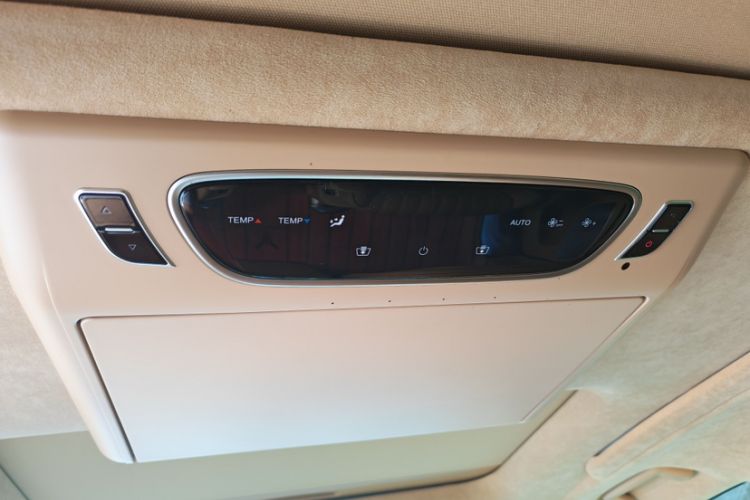 Used VOYAH Dream 2024 PHEV Ultra-Long Range Flagship Edition Interior 9