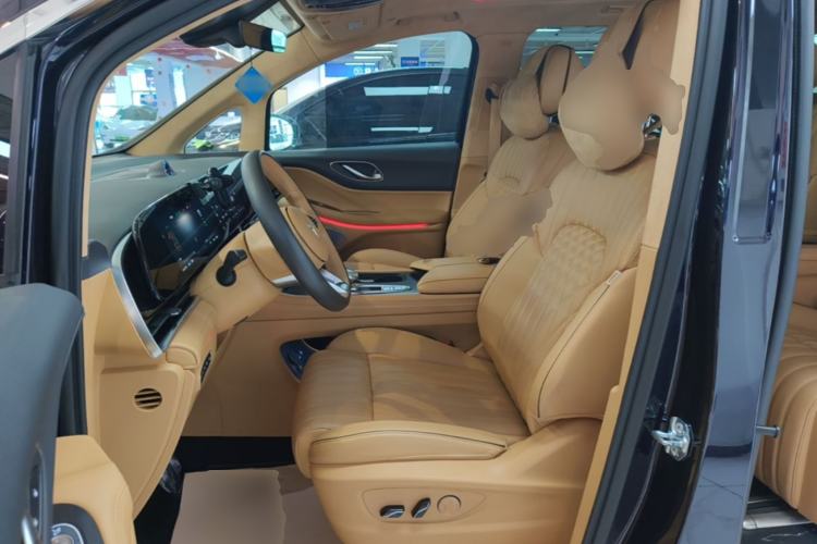 Used VOYAH Dream 2024 PHEV Ultra-Long Range Flagship Edition Left Front Seat