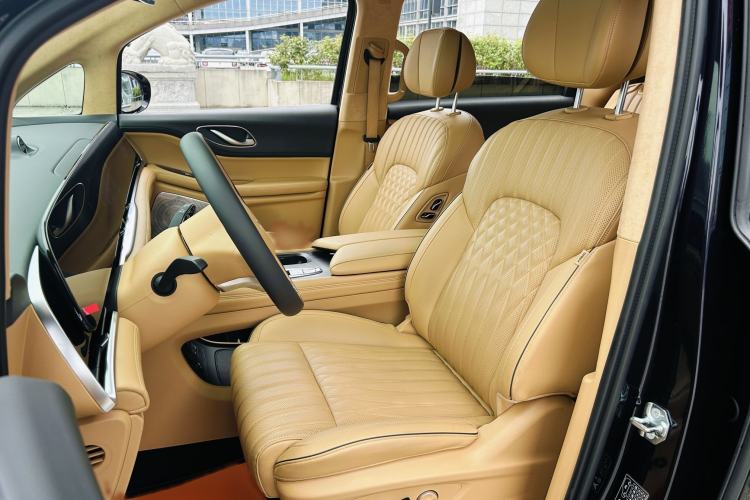 Used VOYAH Dream 2024 PHEV Ultra-Long Range Flagship Edition Left Front Seat