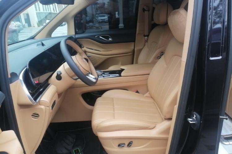 Used VOYAH Dream 2024 PHEV Extended-Range Premium Edition Left Front Seat