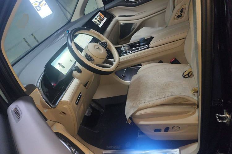Used VOYAH Dream 2024 PHEV Extended-Range Premium Edition Left Front Seat