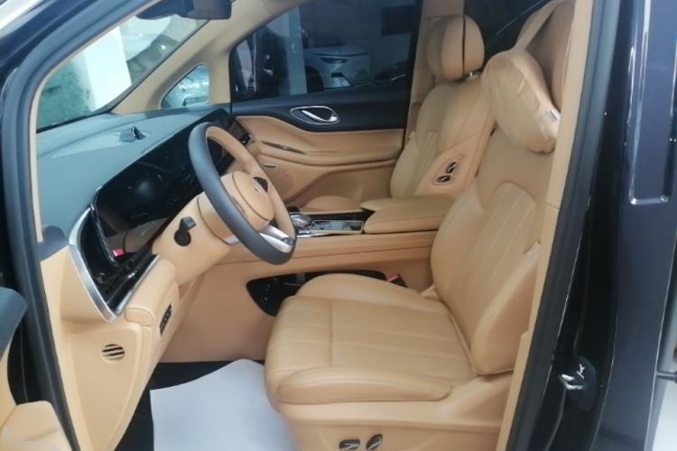 Used VOYAH Dream 2024 PHEV Extended-Range Premium Edition Left Front Seat
