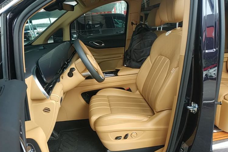 Used VOYAH Dream 2024 PHEV Extended-Range Premium Edition Left Front Seat