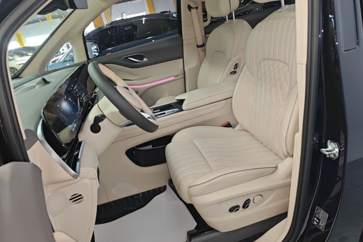 Used VOYAH Dream 2024 PHEV Ultra-Long Range Flagship Edition Left Front Seat