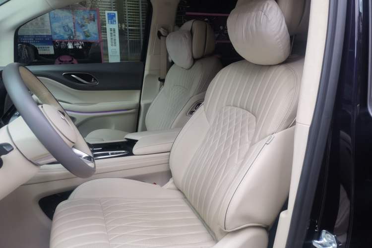 Used VOYAH Dream 2024 PHEV Ultra-Long Range Flagship Edition Left Front Seat