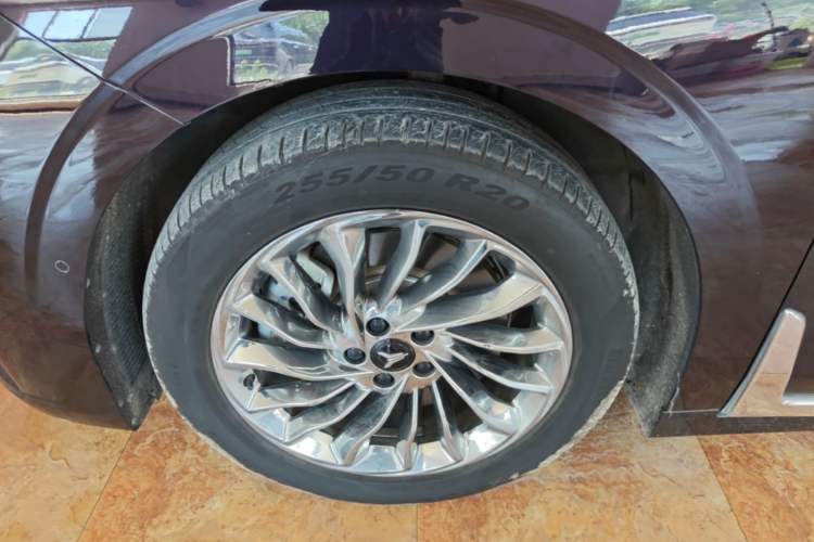 Used VOYAH Dream 2024 PHEV Ultra-Long Range Flagship Edition Left Front Wheel Hub