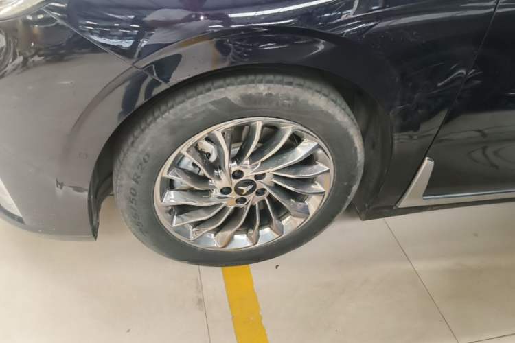 Used VOYAH Dream 2024 PHEV Ultra-Long Range Flagship Edition Left Front Wheel Hub