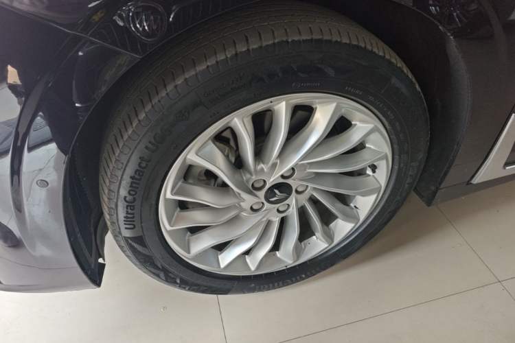 Used VOYAH Dream 2024 PHEV Extended-Range Premium Edition Left Front Wheel Hub