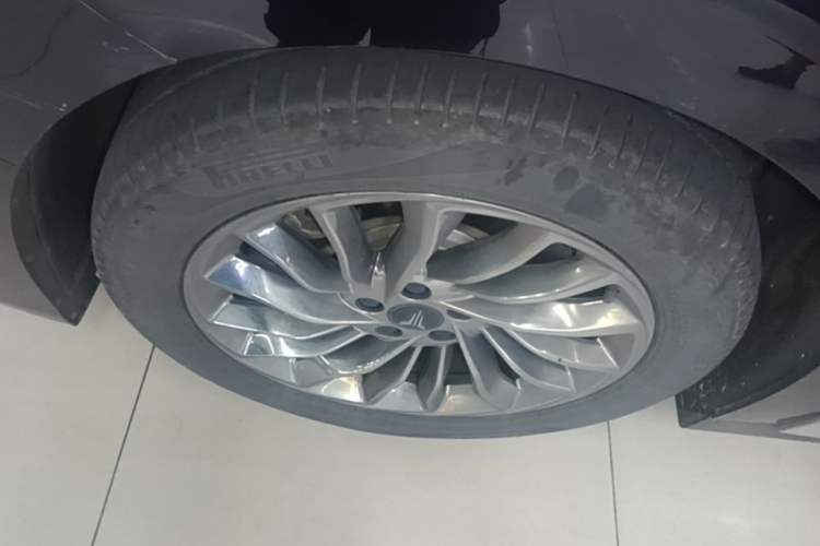 Used VOYAH Dream 2024 PHEV Ultra-Long Range Flagship Edition Left Front Wheel Hub