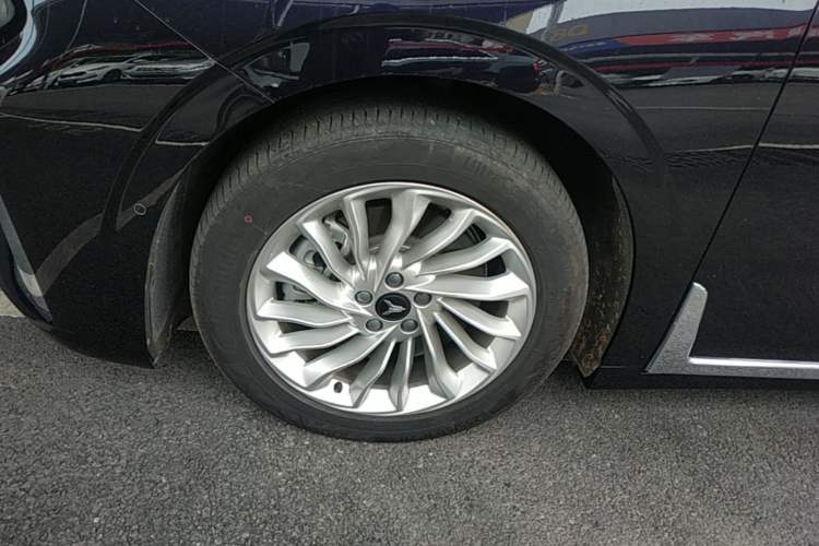 Used VOYAH Dream 2024 PHEV Extended-Range Premium Edition Left Front Wheel Hub