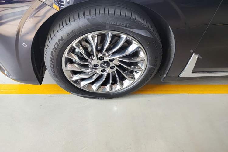 Used VOYAH Dream 2024 PHEV Ultra-Long Range Flagship Edition Left Front Wheel Hub