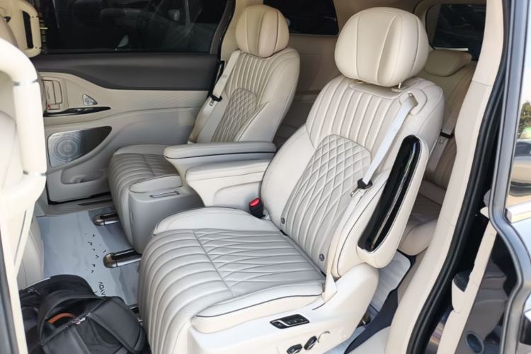 Used VOYAH Dream 2024 PHEV Ultra-Long Range Flagship Edition Left Rear Seat