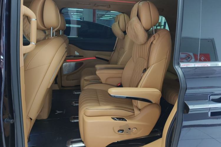 Used VOYAH Dream 2024 PHEV Ultra-Long Range Flagship Edition Left Rear Seat