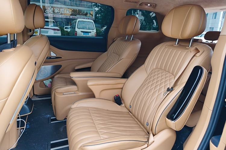 Used VOYAH Dream 2024 PHEV Ultra-Long Range Flagship Edition Left Rear Seat
