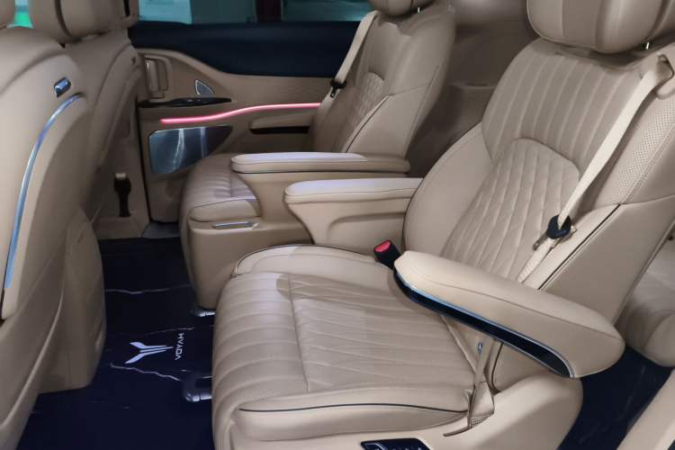 Used VOYAH Dream 2024 PHEV Ultra-Long Range Flagship Edition Left Rear Seat