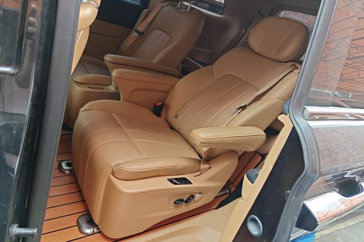 Used VOYAH Dream 2024 EV Long-Range Premium Edition Left Rear Seat